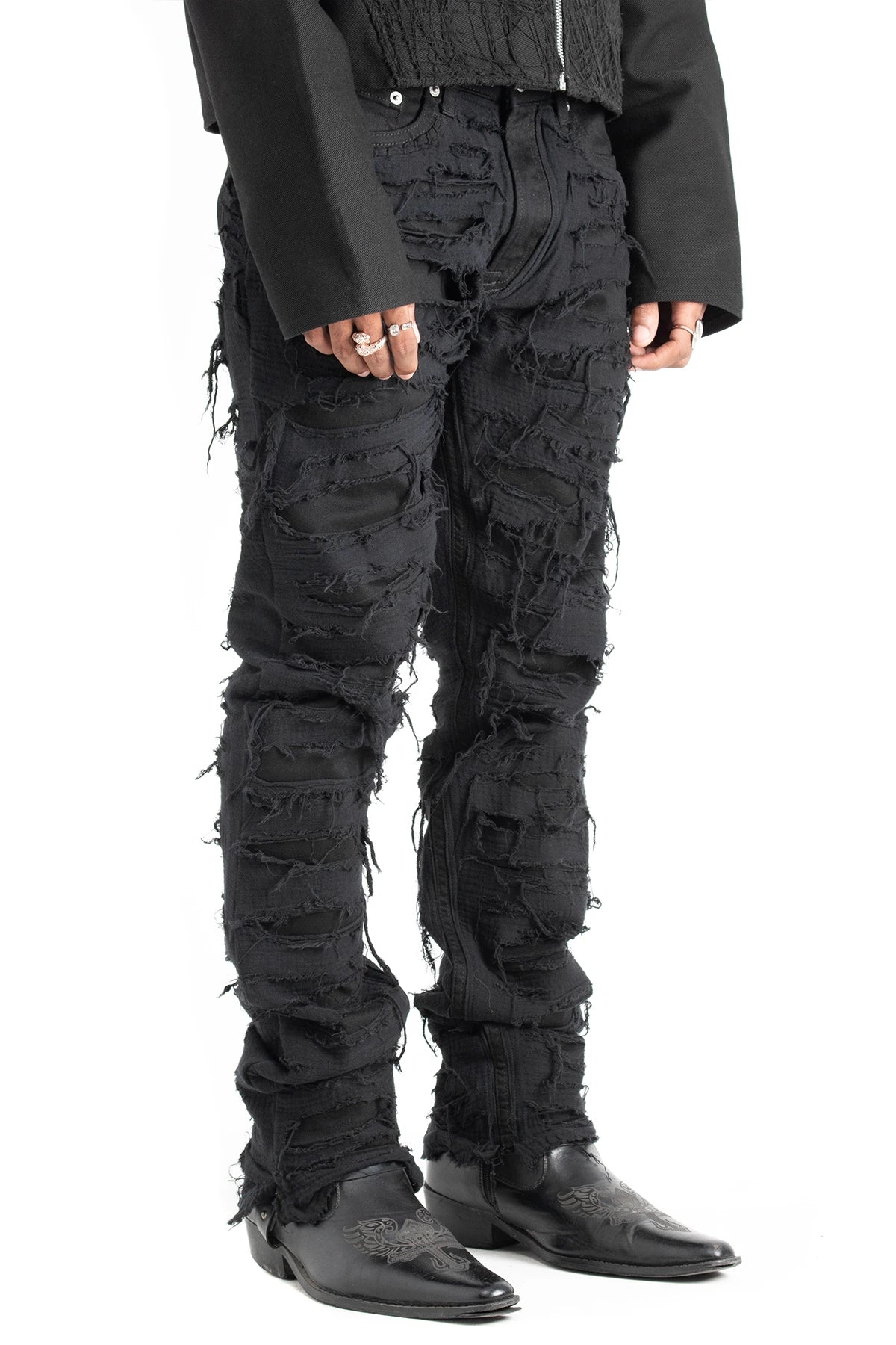 DESTROYED JEANS