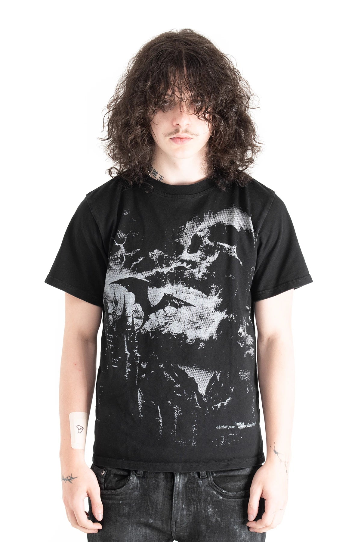 GRAPHIC TEE