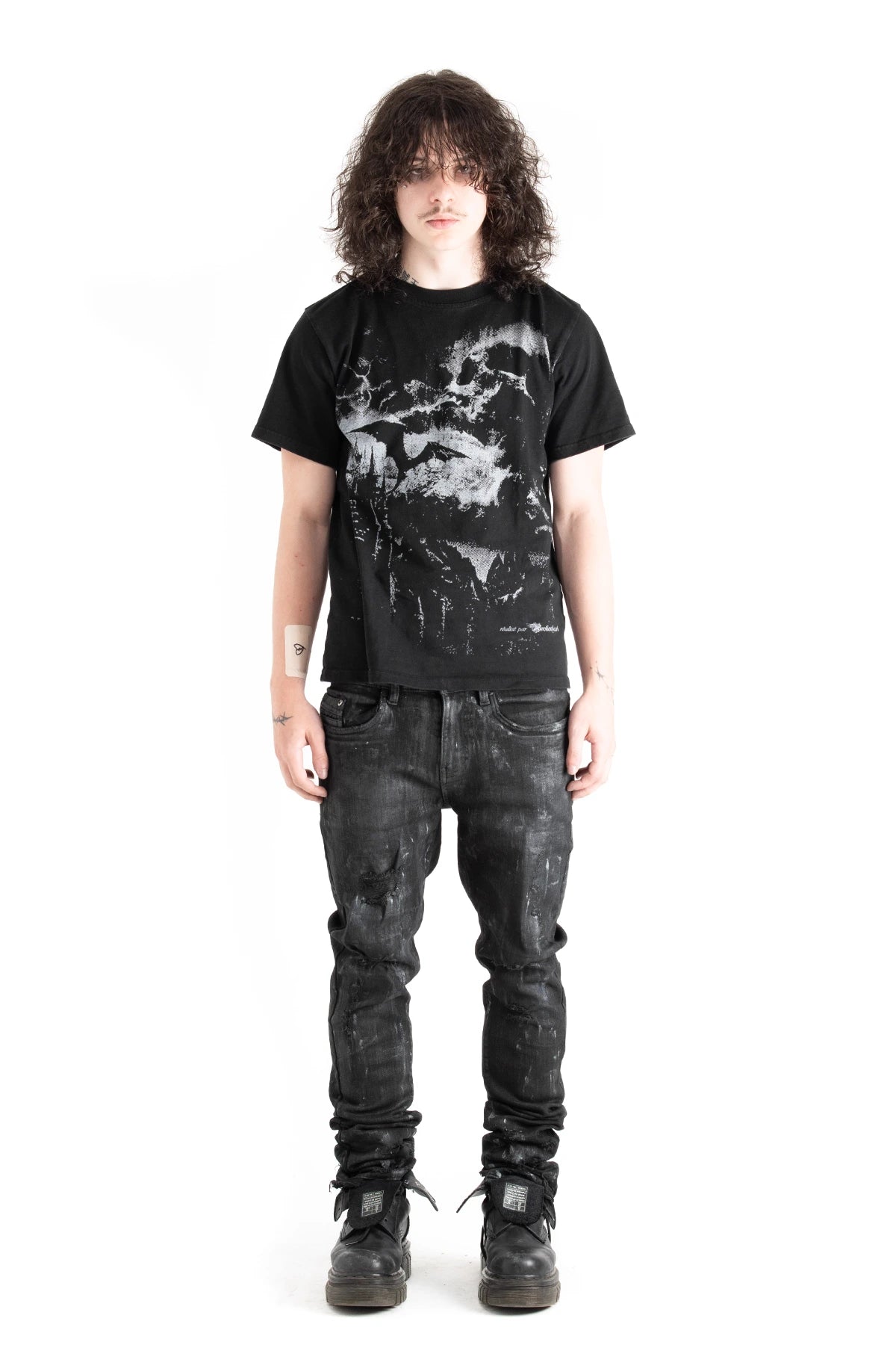GRAPHIC TEE